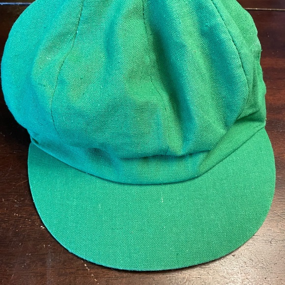 Green brim cap/hat - Picture 1 of 6